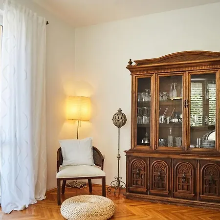 I&m With Private Parking Apartment Split